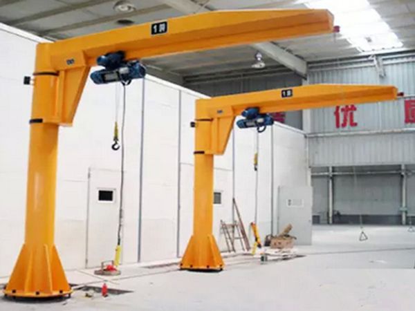 Standing column cantilever crane