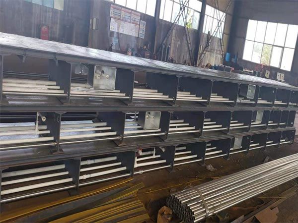 Moving beam pedestal