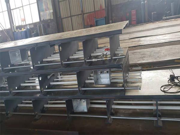 Moving beam pedestal