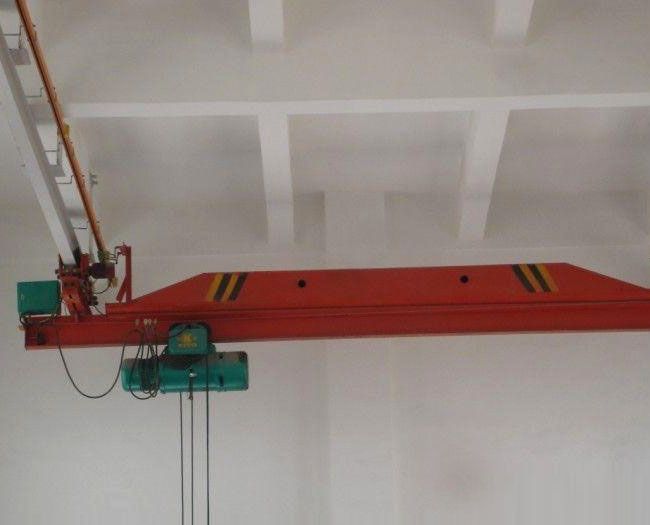 Factors causing cracks in the body of bridge cranes