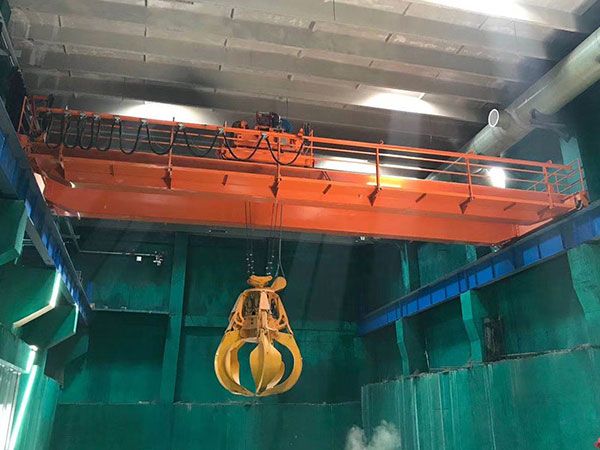 Grabbing crane