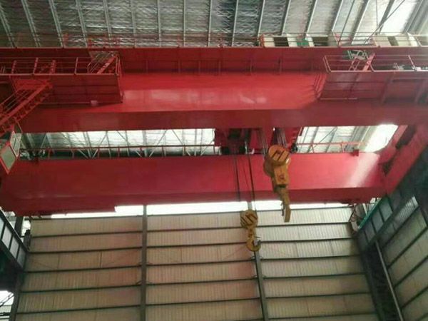 How to save oil during the operation of a crane: