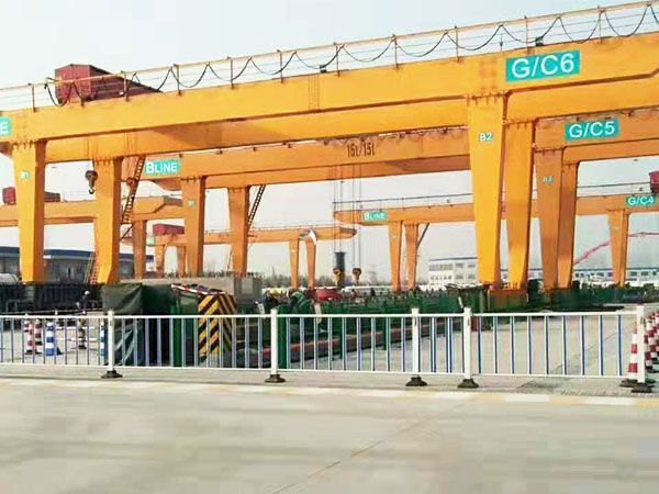 What are the welding standards for gantry cranes?