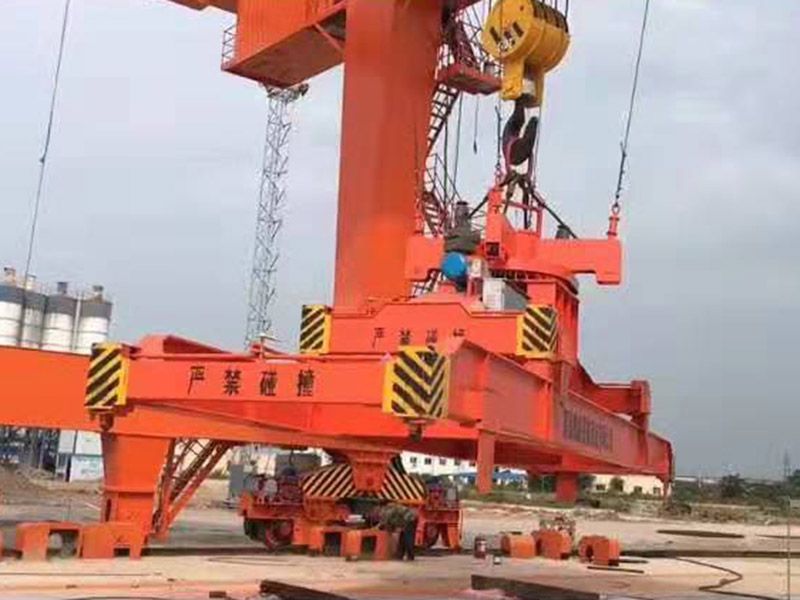 集裝箱吊具