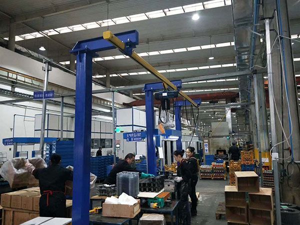 懸掛式起重機